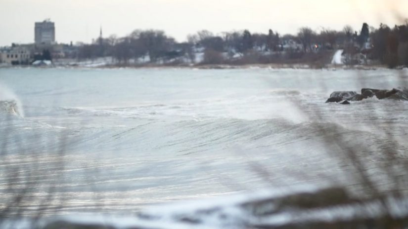 Surfing V-street in Racine | aquasport.tv