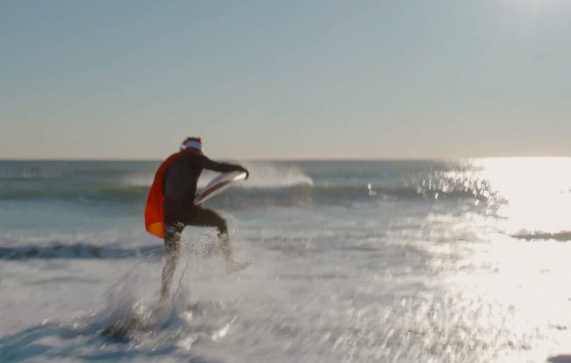 Santa-Claus-on-the-surfboard